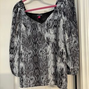 VINCE CAMUTO WOMEN'S SNAKE BILLOW SLEEVE BLOUSE